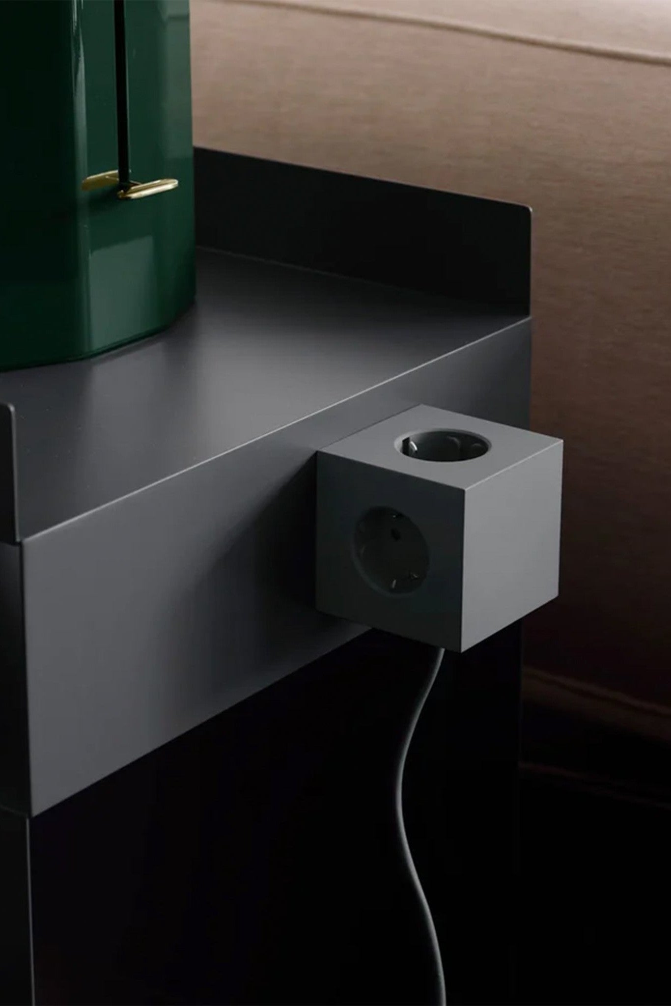 AVOLT - Square 1 USB - C & Magnet - Oak Green - BACKYARD