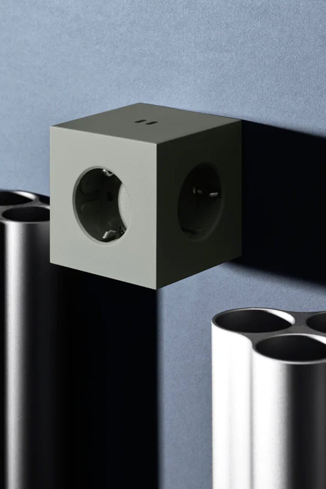 AVOLT - Square 2 - Oak Green - BACKYARD