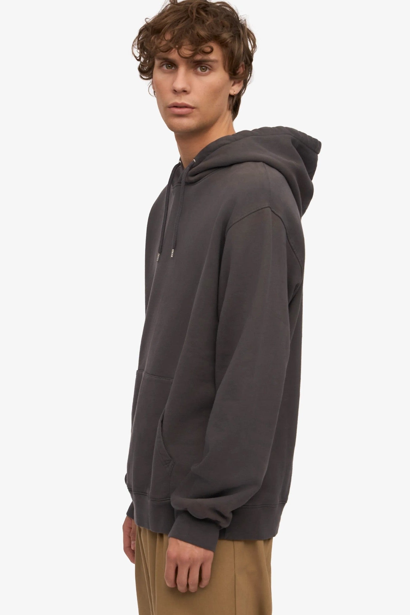 COLORFUL STANDARD - Classic Organic Hood - Lava Grey - BACKYARD