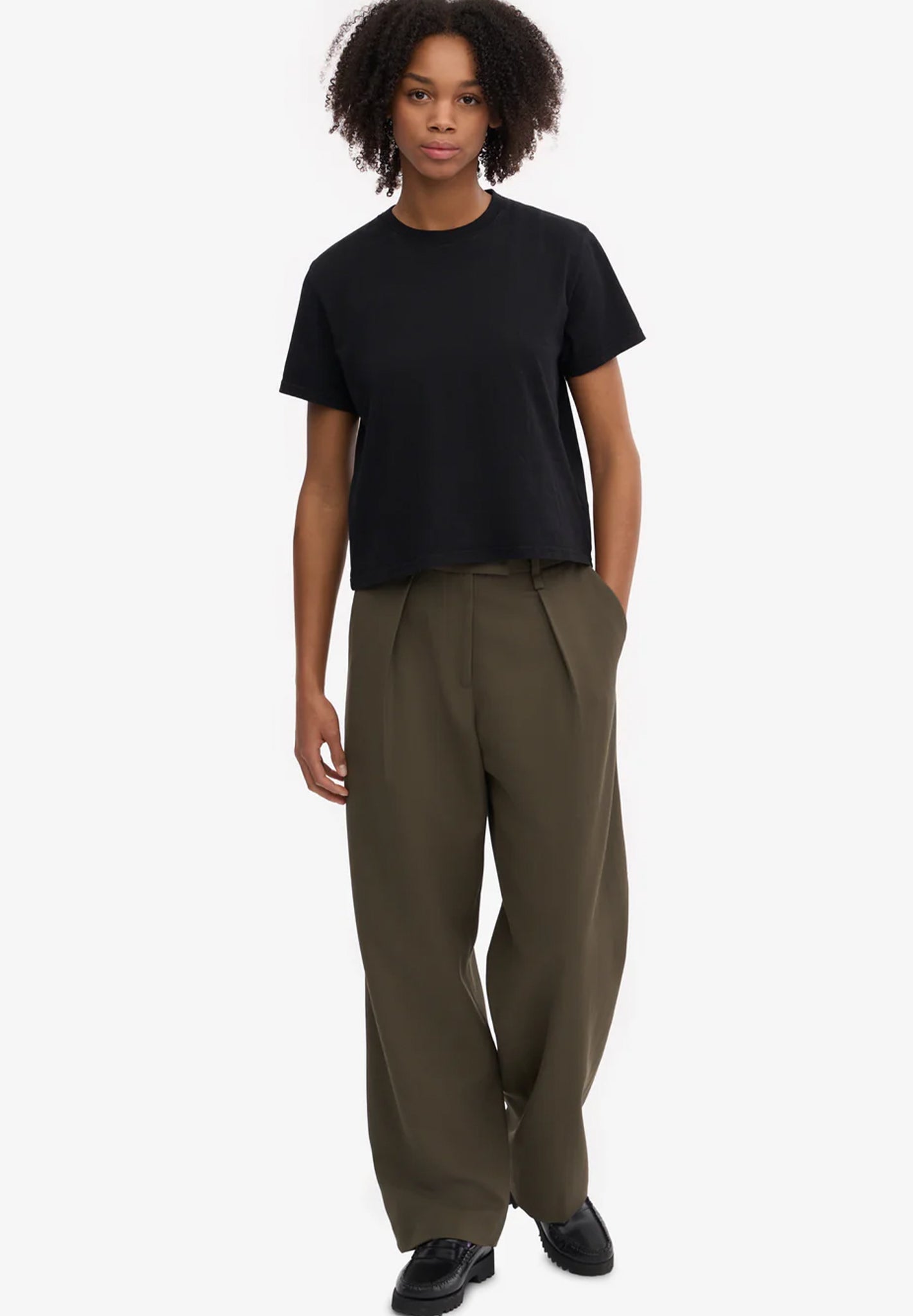 COLORFUL STANDARD - Organic Boxy Crop Tee - Deep Black - BACKYARD