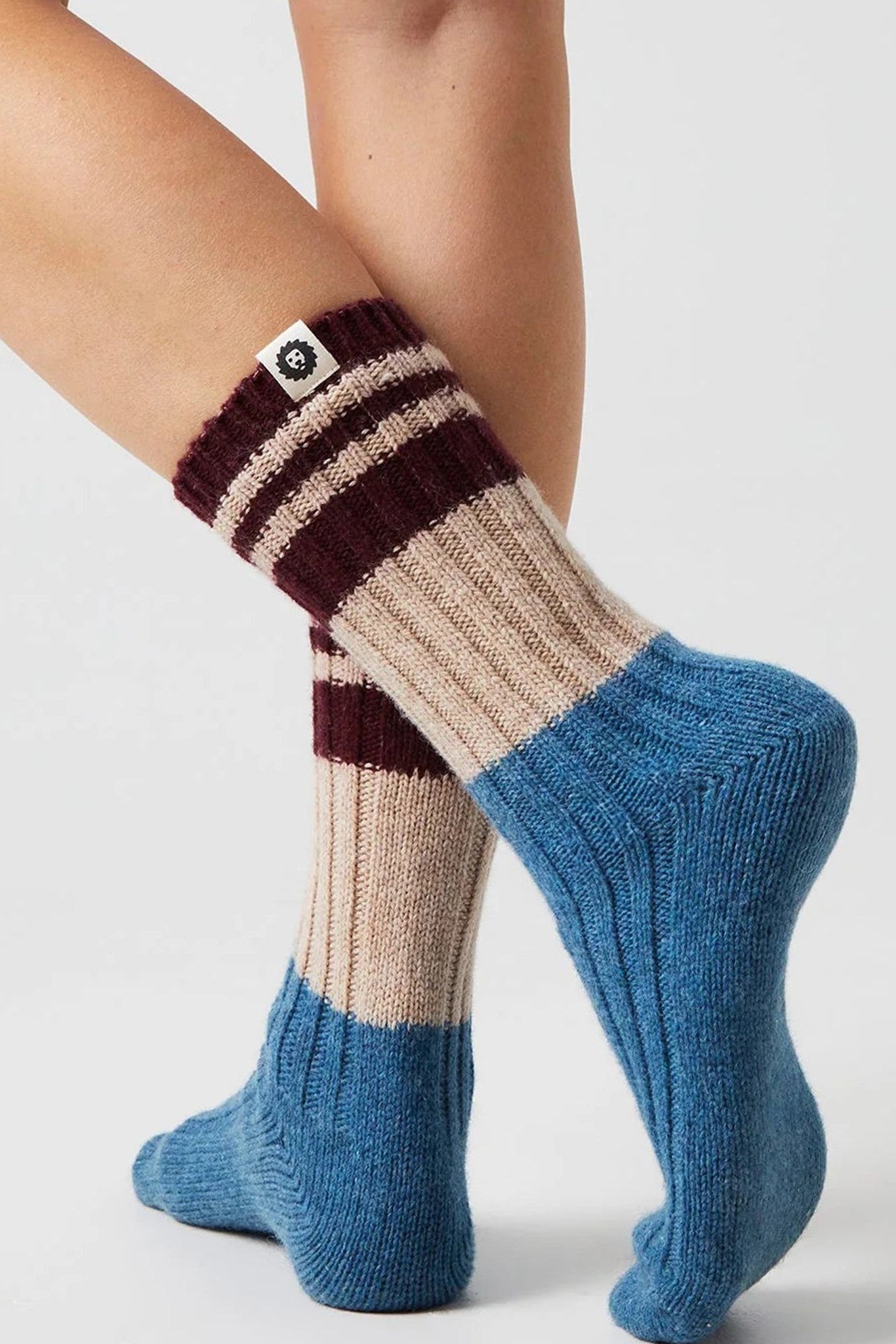 JIMMY LION - Premium Winter Rec - Beige Dark Red - BACKYARD