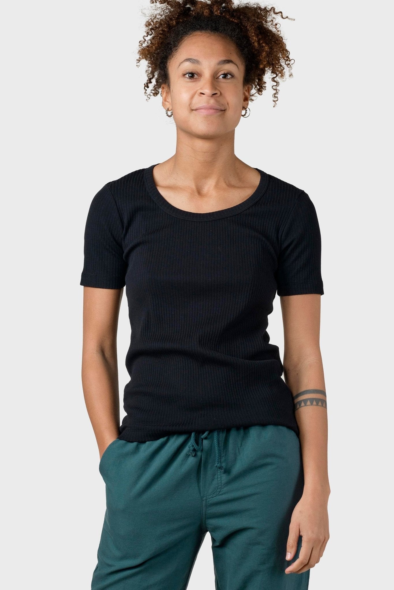 KLITMOLLER COLLECTIVE - Rib Tee - Black - BACKYARD