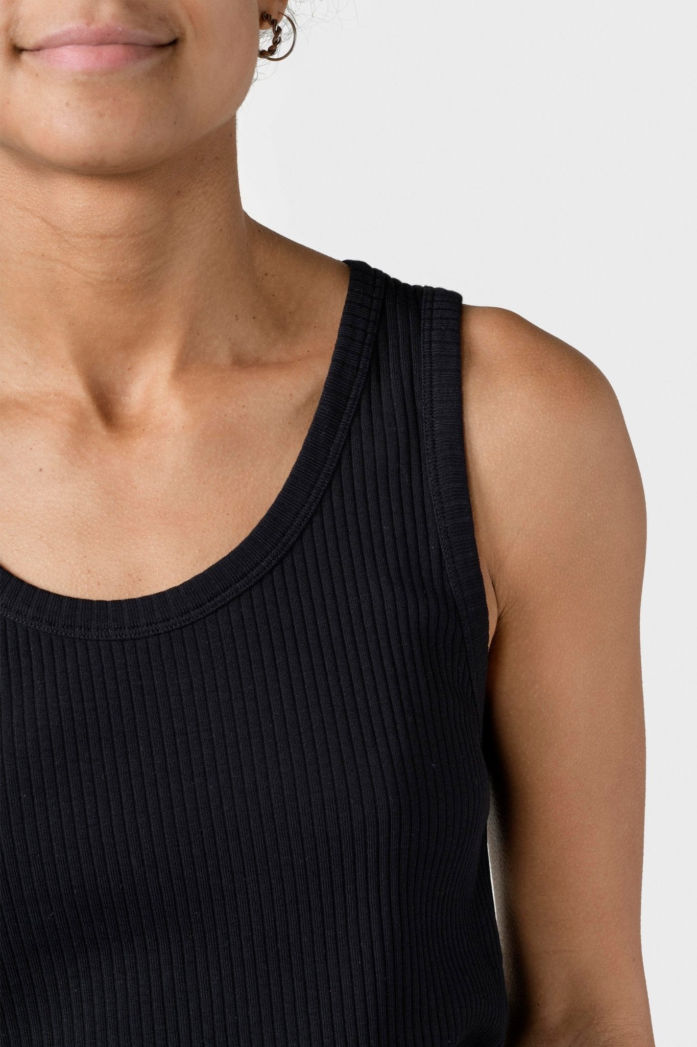 KLITMOLLER COLLECTIVE - Rib Top - Black - BACKYARD
