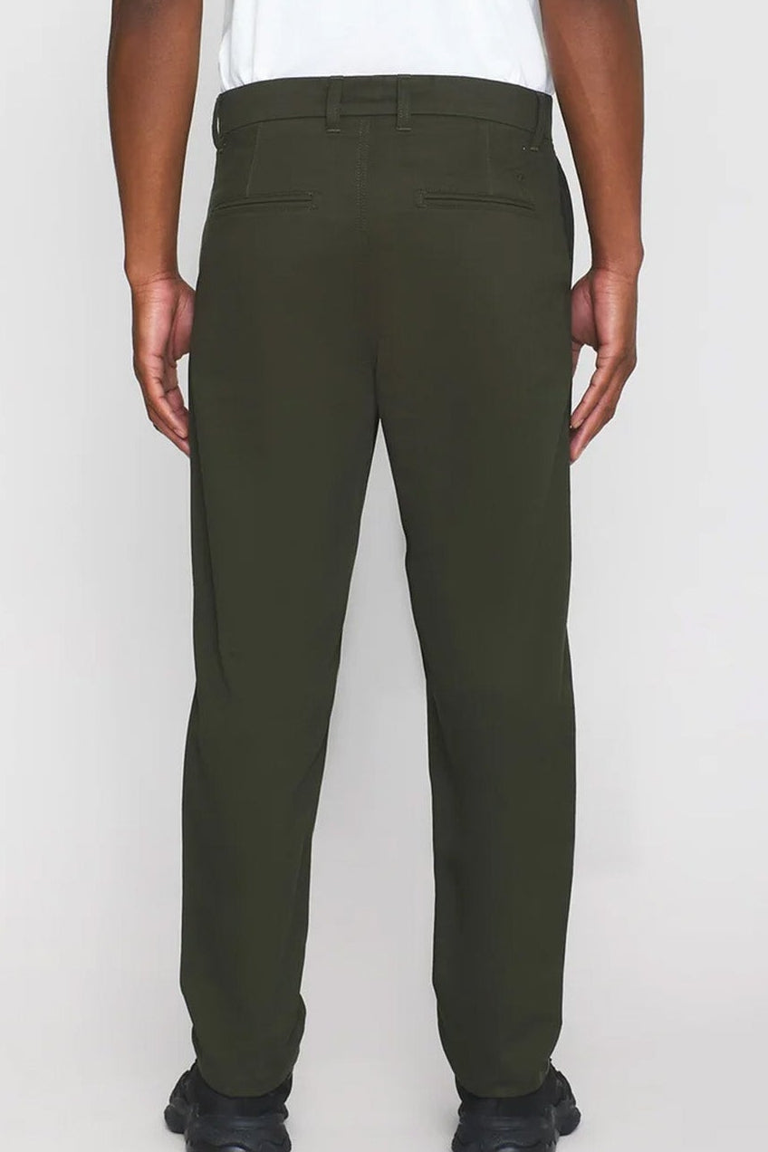 KNOWLEDGE COTTON - Chuck Regular Chino Twill Pants - Forest Night - BACKYARD
