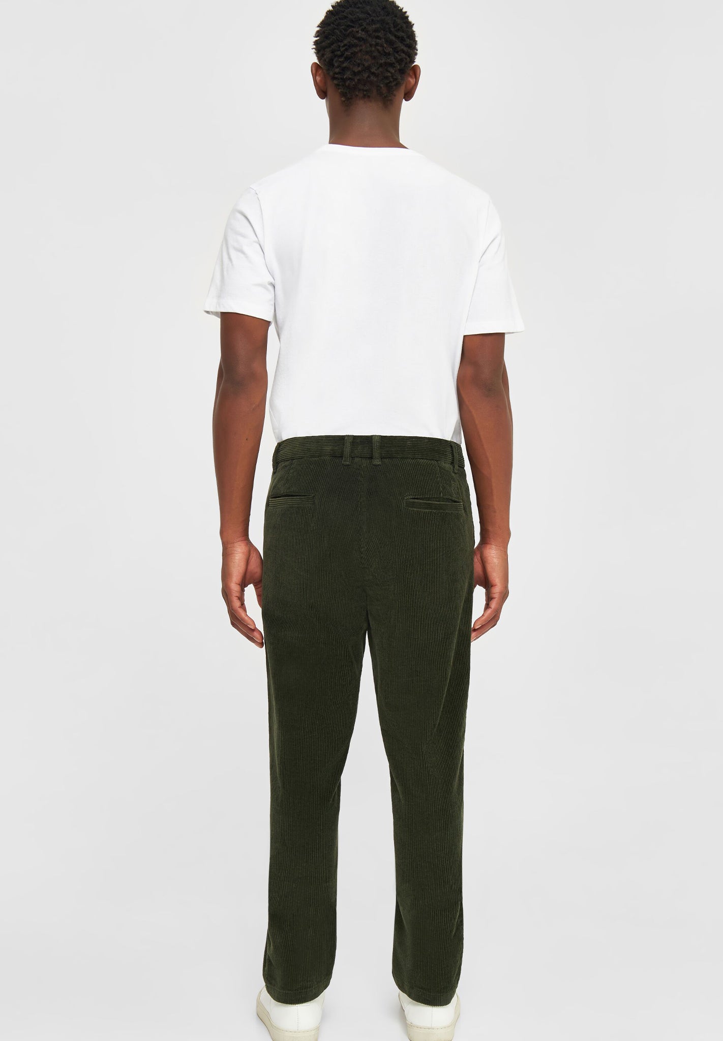 KNOWLEDGE COTTON - Chuck Regular Cord Chino Pants - Forest Night - BACKYARD