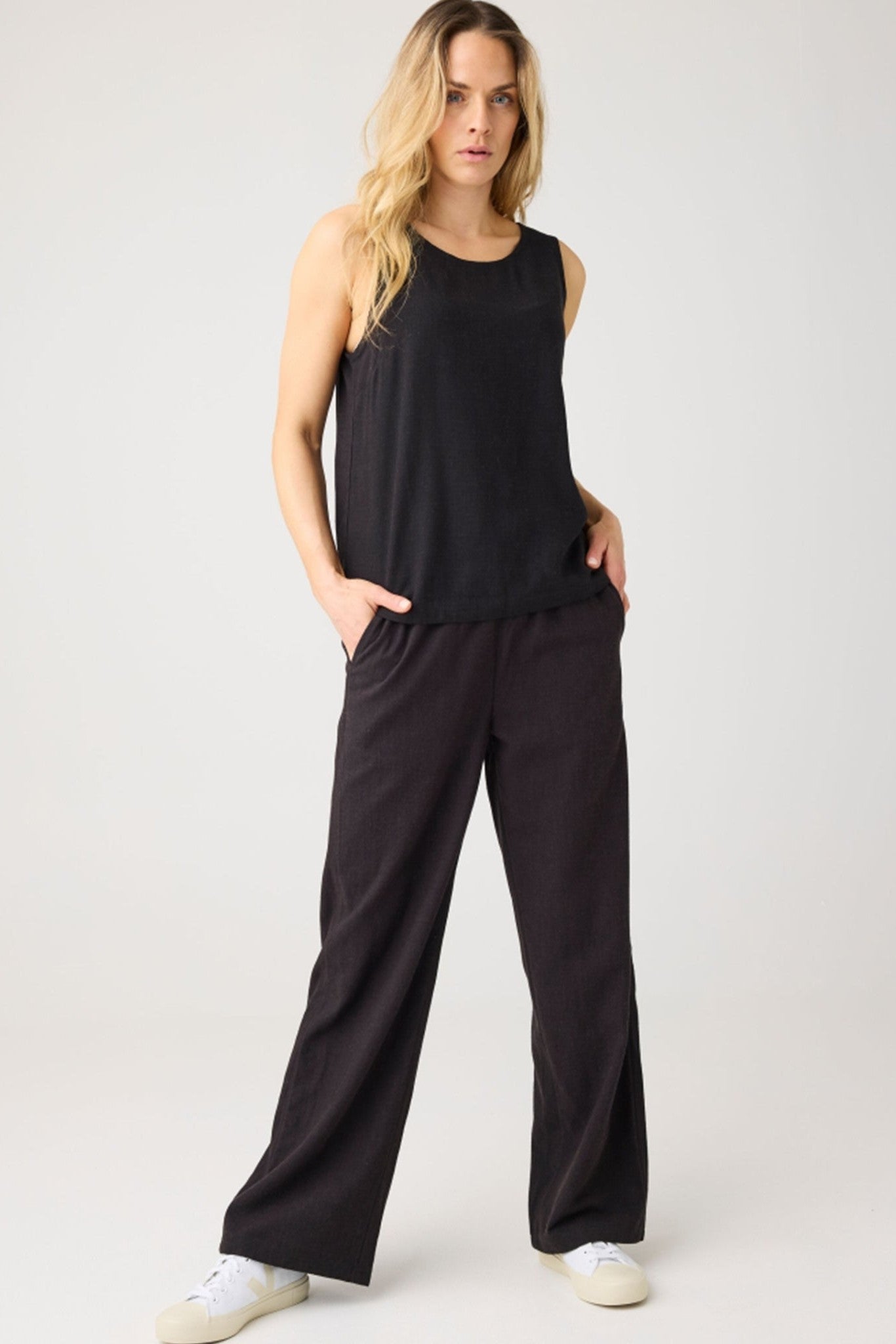 KNOWLEDGE COTTON - Linen - Mix Top - Black Jet - BACKYARD