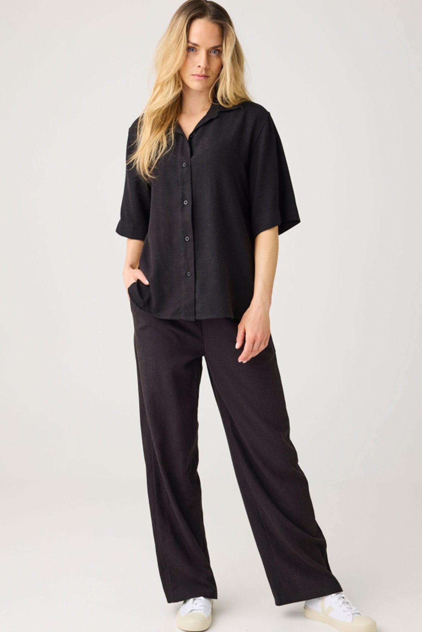 KNOWLEDGE COTTON - Posey Linen - Mix Pants - Black Jet - BACKYARD