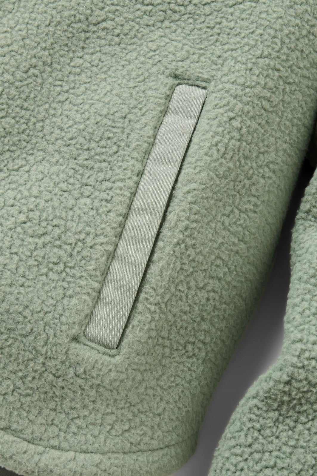 PASSENGER-Rappel Recycled Sherpa Oversized Shirt 2.0-Pistachio-BACKYARD