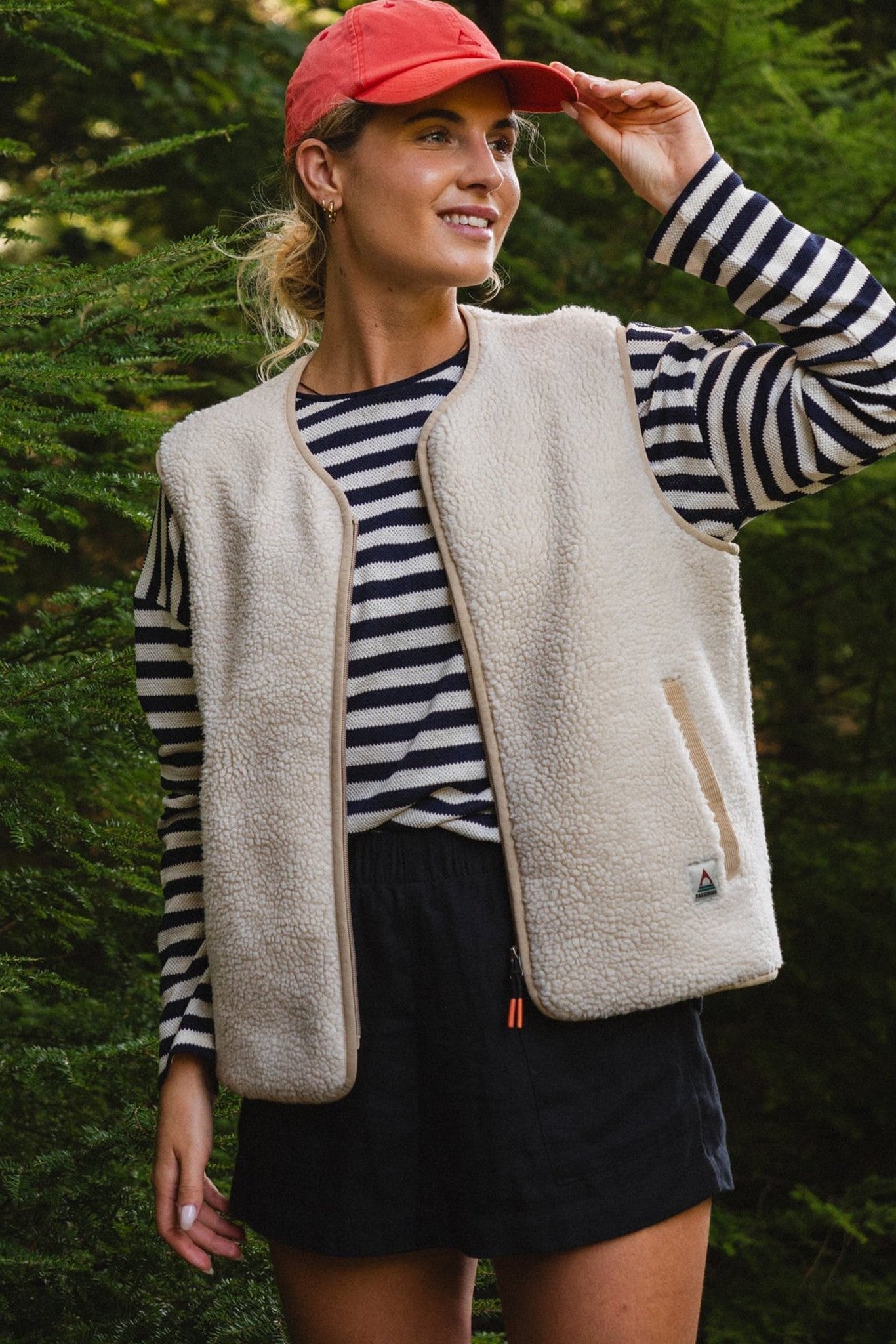 passenger handschuhe Passenger Tawny Collarless Deep-Pile Sherpa Gilet, Oat bei BACKYARD