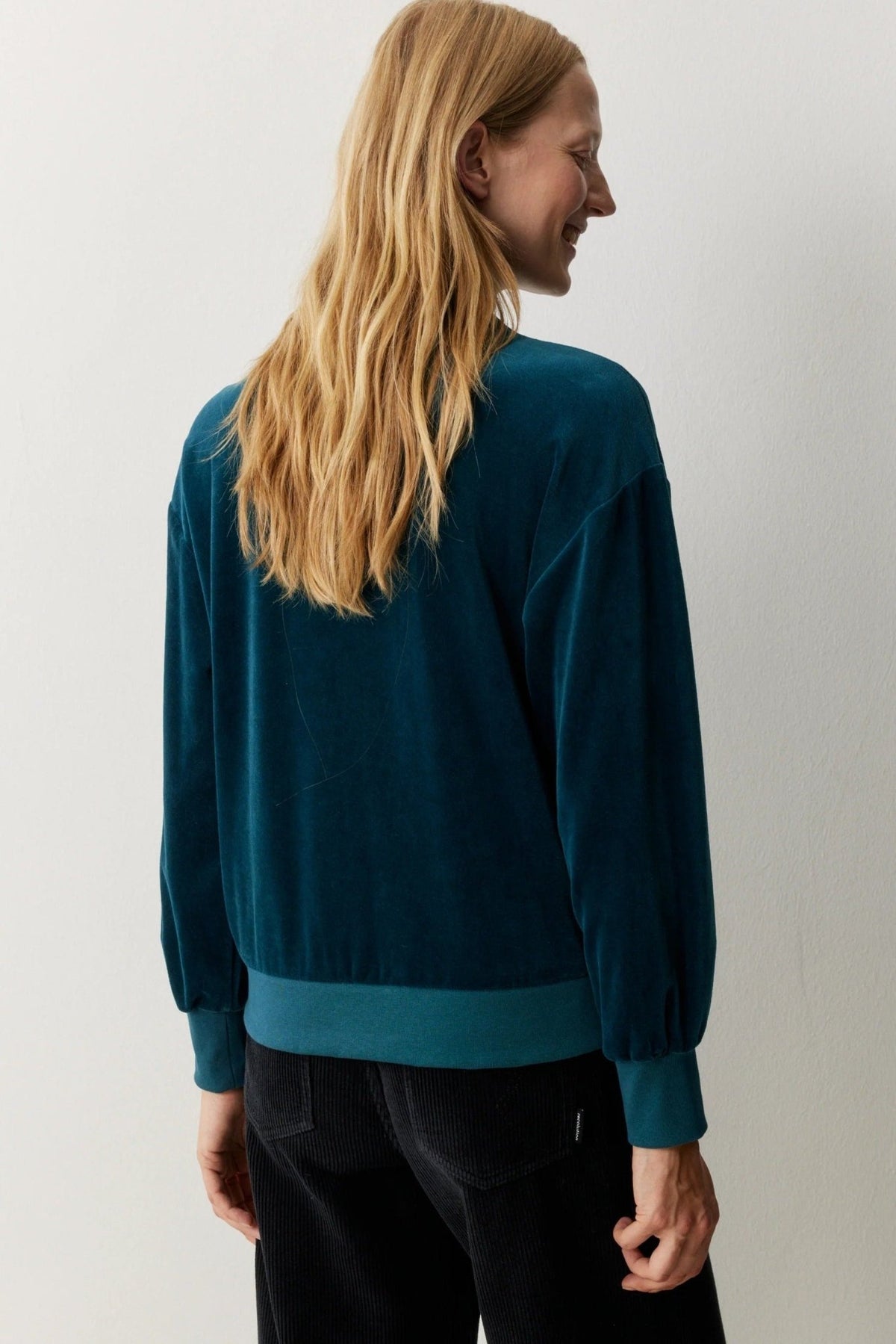 RECOLUTION-Allium-Deep Teal-BACKYARD