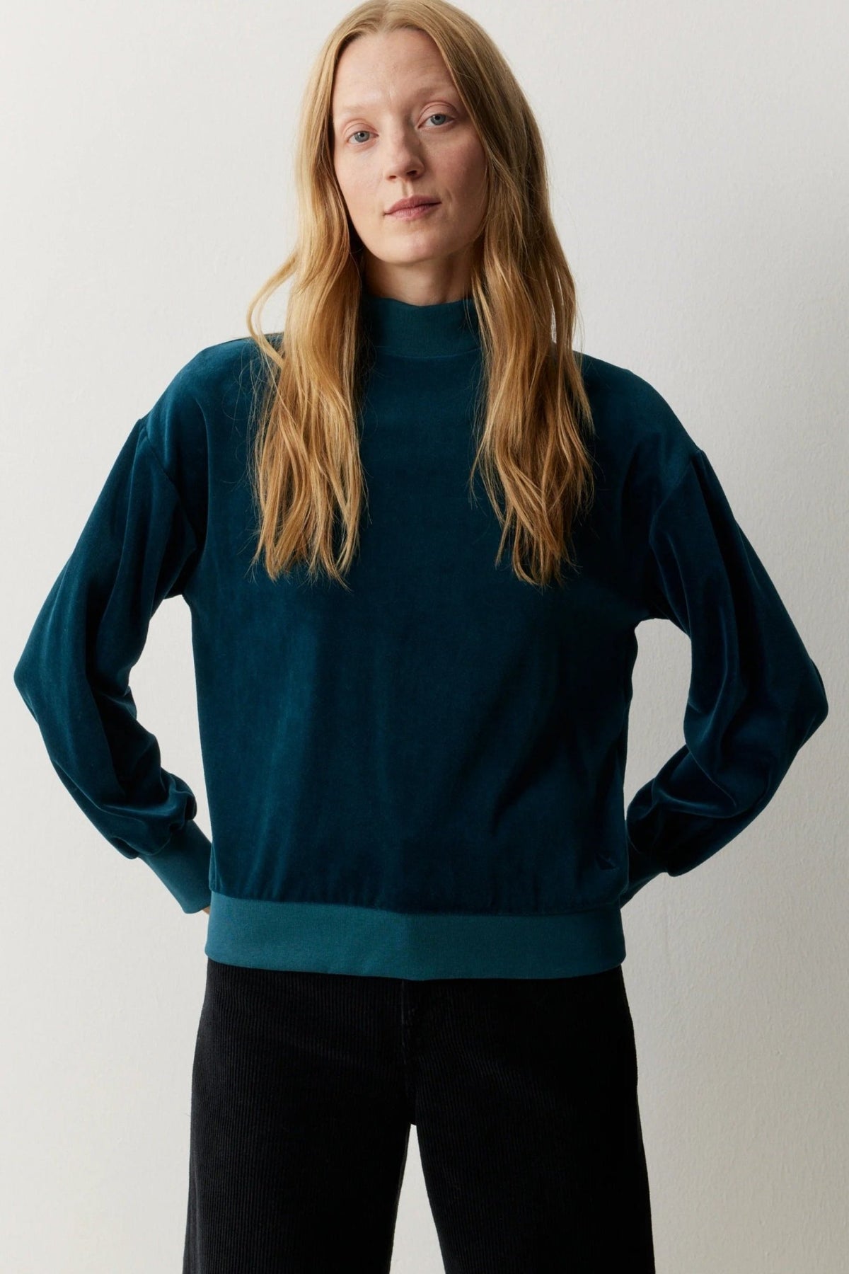 RECOLUTION-Allium-Deep Teal-BACKYARD