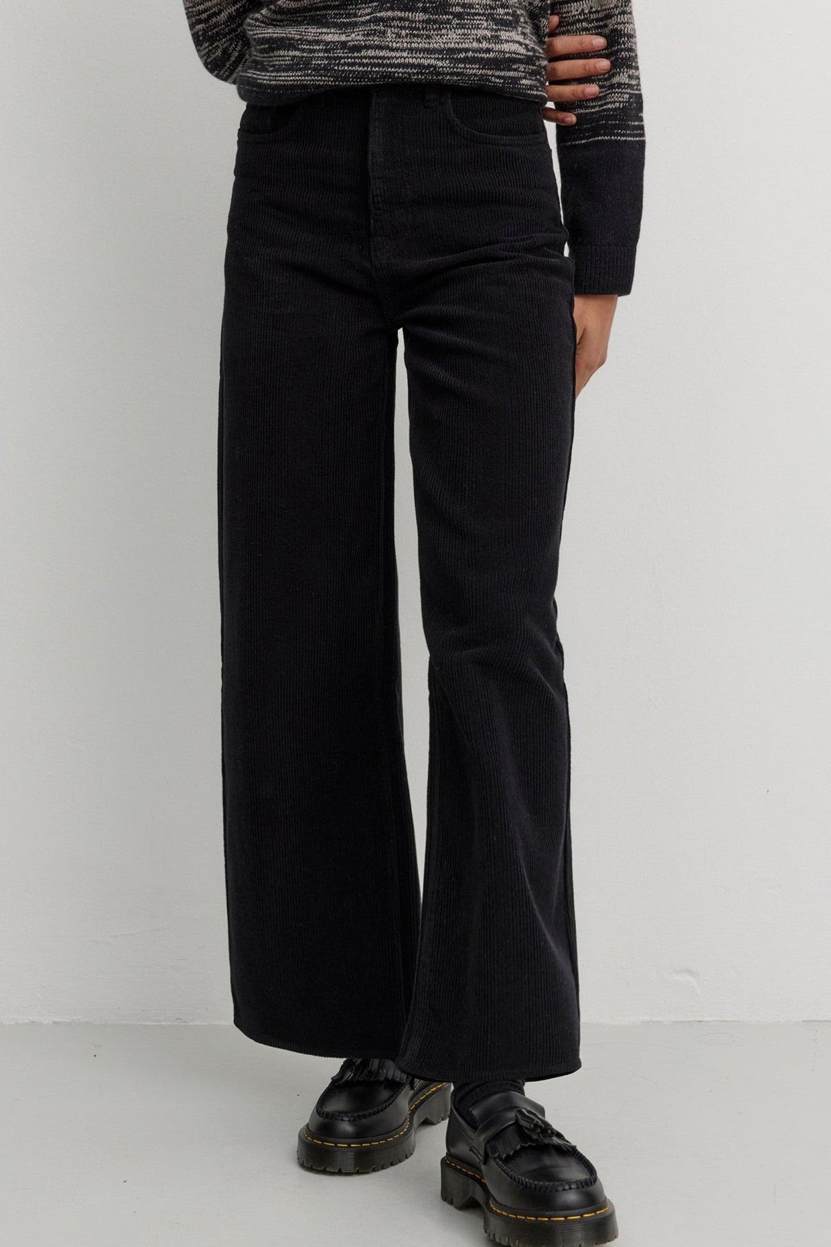 RECOLUTION - Erica Corduroy - Black - BACKYARD