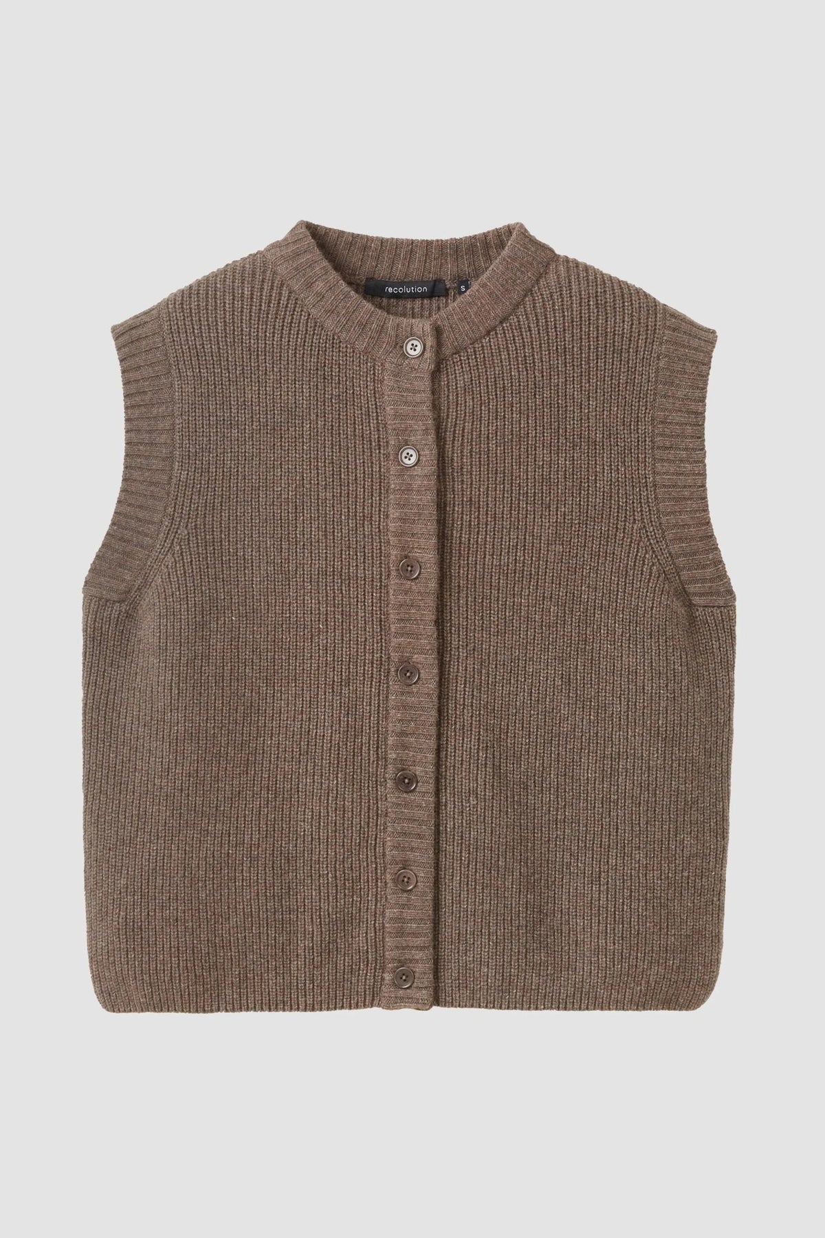 RECOLUTION-Goji-Brown-BACKYARD