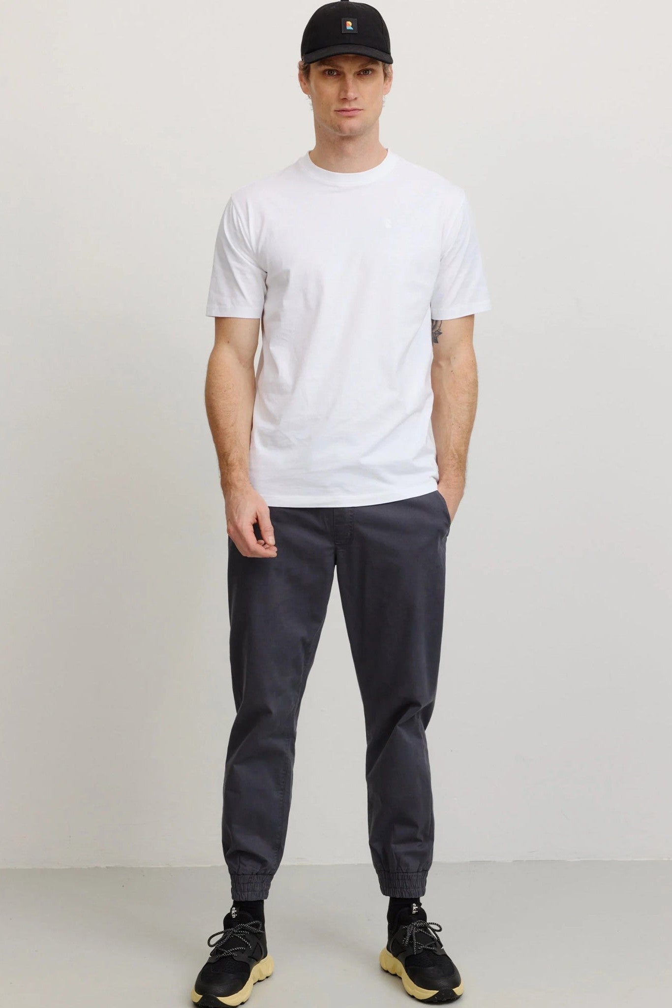 RECOLUTION - Musa - Dark Grey - BACKYARD