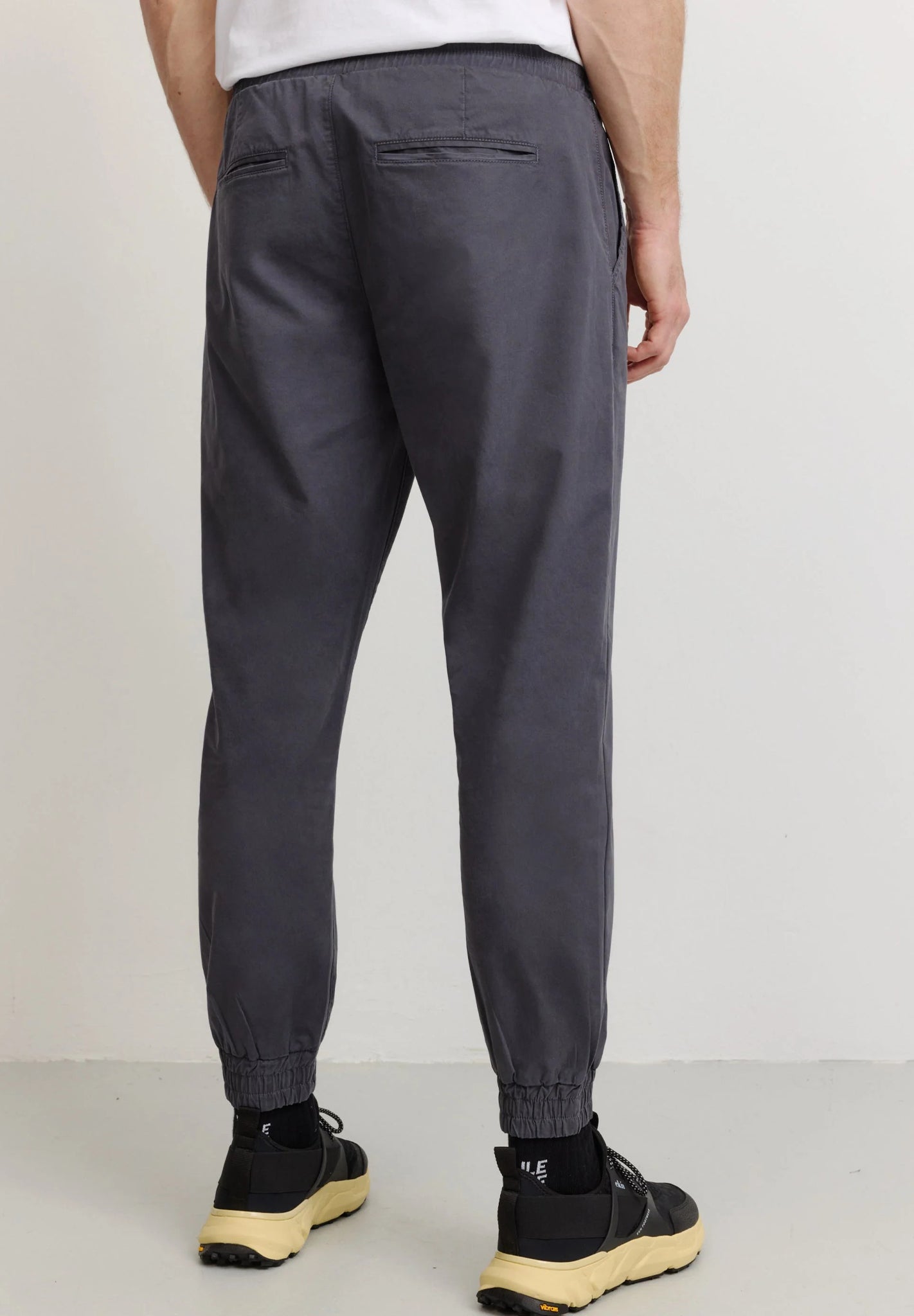 RECOLUTION - Musa - Dark Grey - BACKYARD