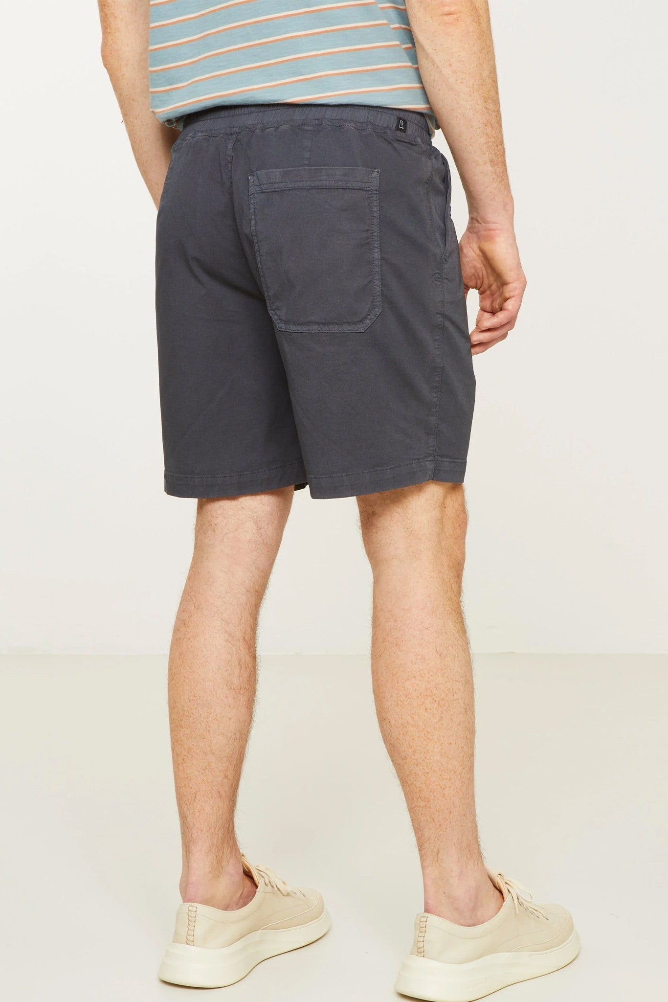 RECOLUTION - Quince - Dark Grey - BACKYARD