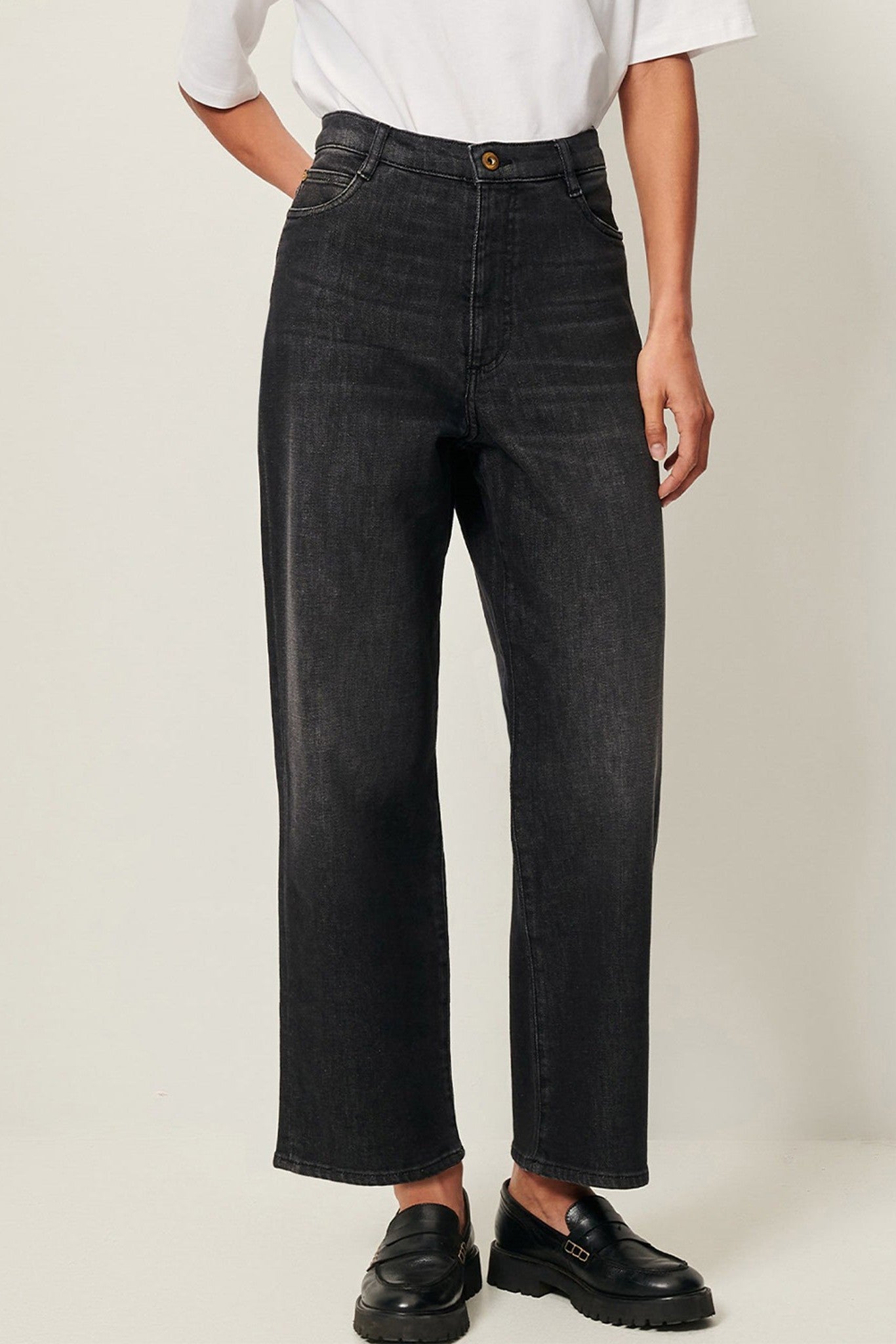 SESSUN - Bay Cruise - Brocken Black - BACKYARD