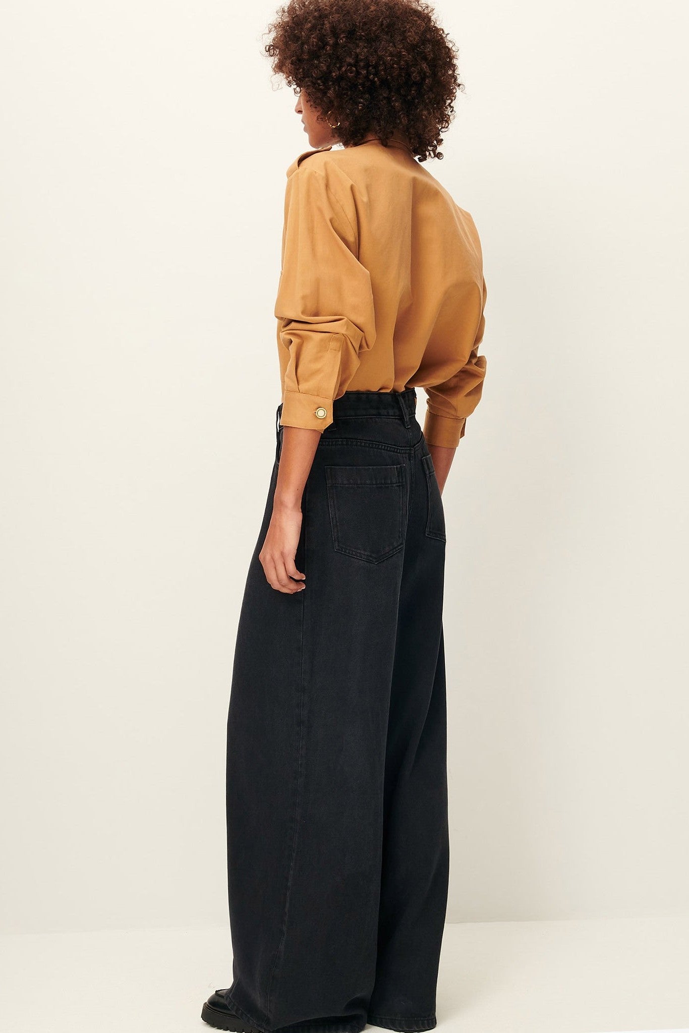 SESSUN - Dalt - Black - BACKYARD