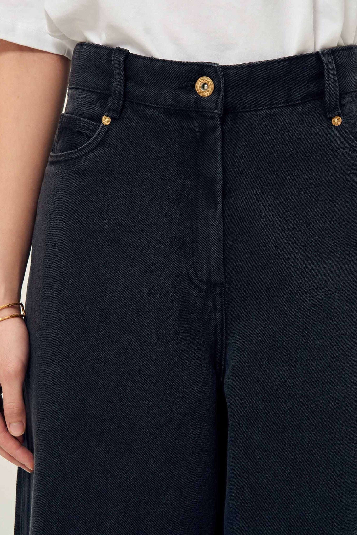 SESSUN - Dalt - Black - BACKYARD