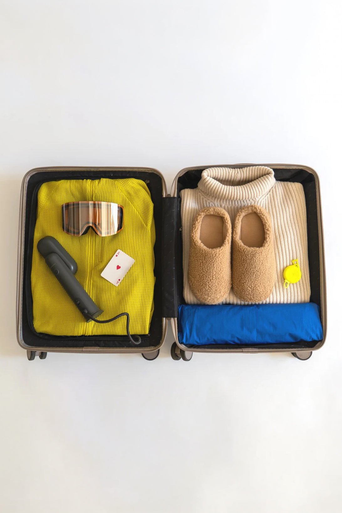 STEAMERY - Cirrus Lite Travel Steamer - Charcoal - BACKYARD