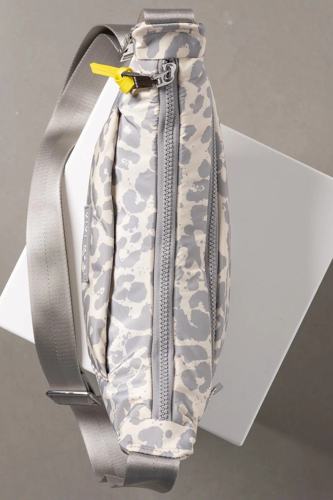 VIVI MARI-Padded Hip Bag Medium-Leo Splashes Grey Sand-BACKYARD