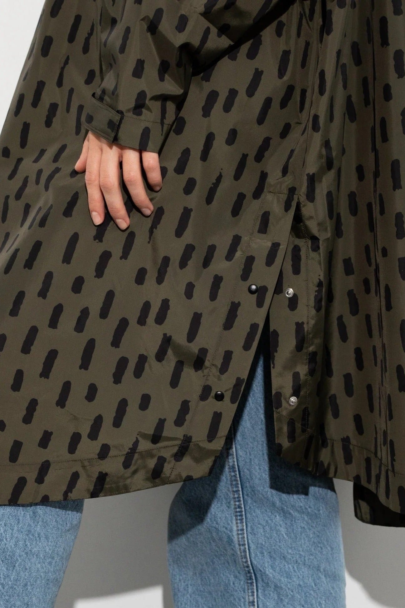 VIVI MARI-Raincoat Drops-Olive Black-BACKYARD