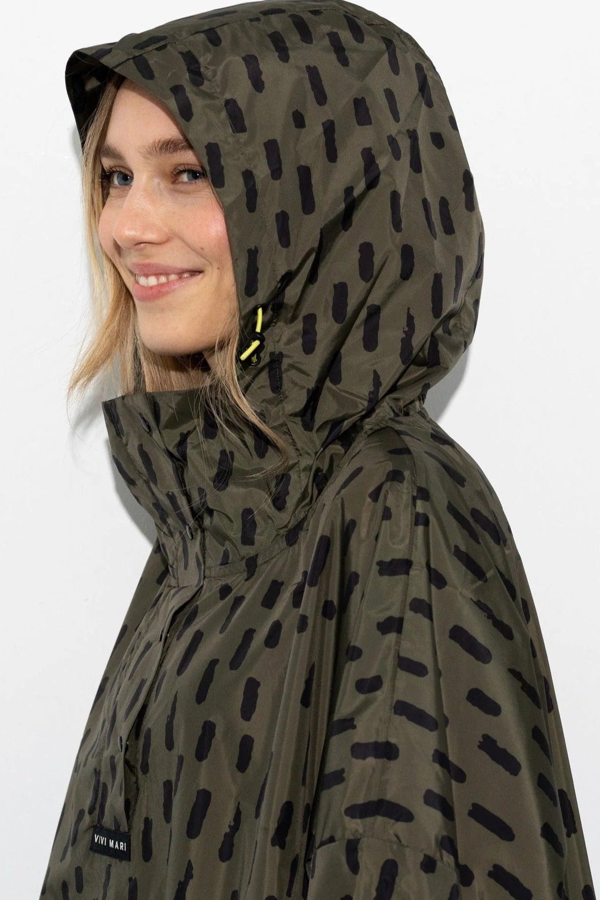 VIVI MARI-Raincoat Drops-Olive Black-BACKYARD