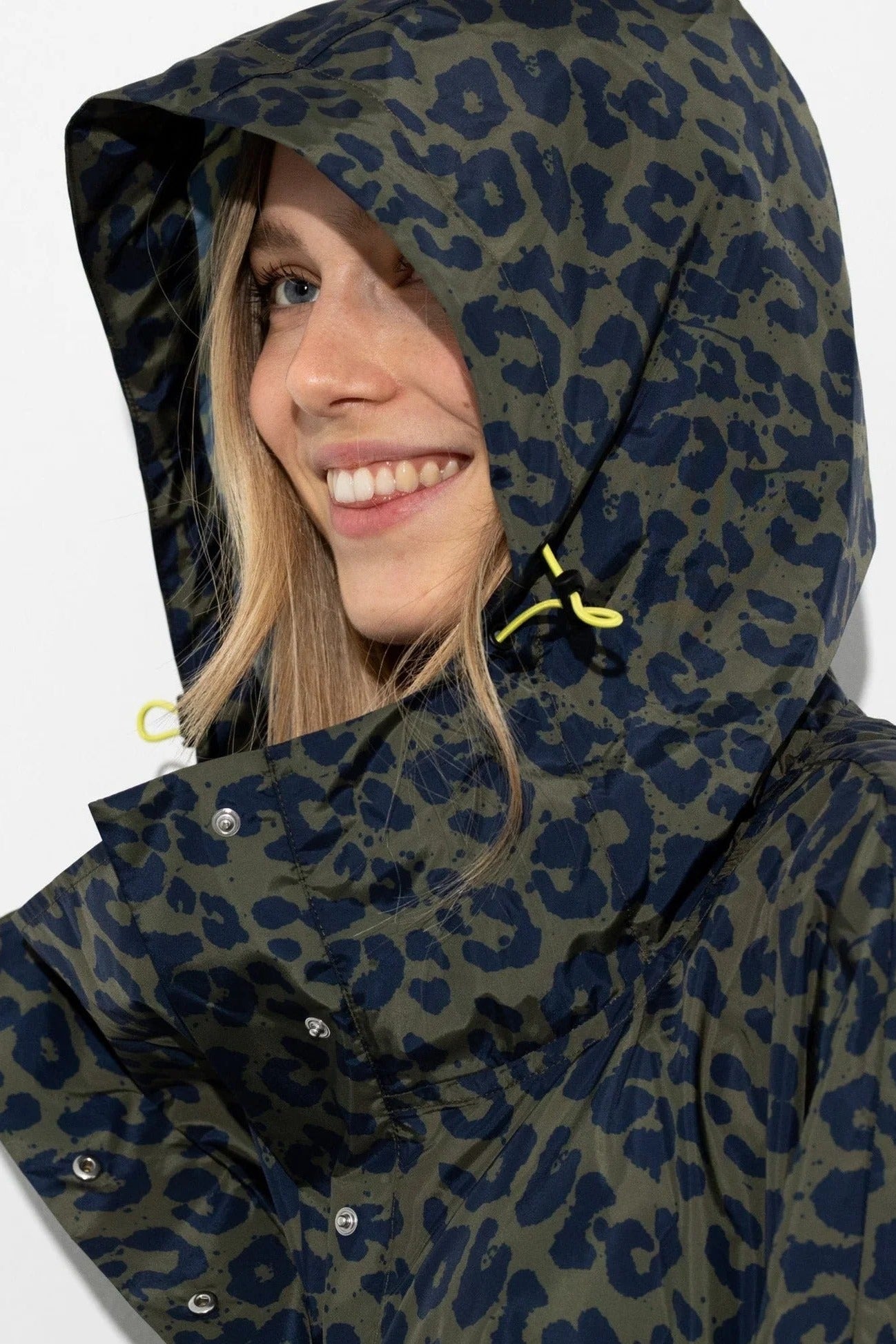 VIVI MARI-Raincoat Leo Splashes-Navy Olive-BACKYARD