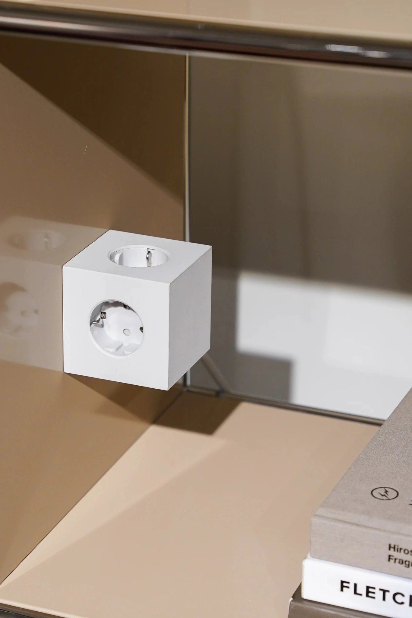 AVOLT - Square 1 USB - C & Magnet - Gotland Grey - BACKYARD