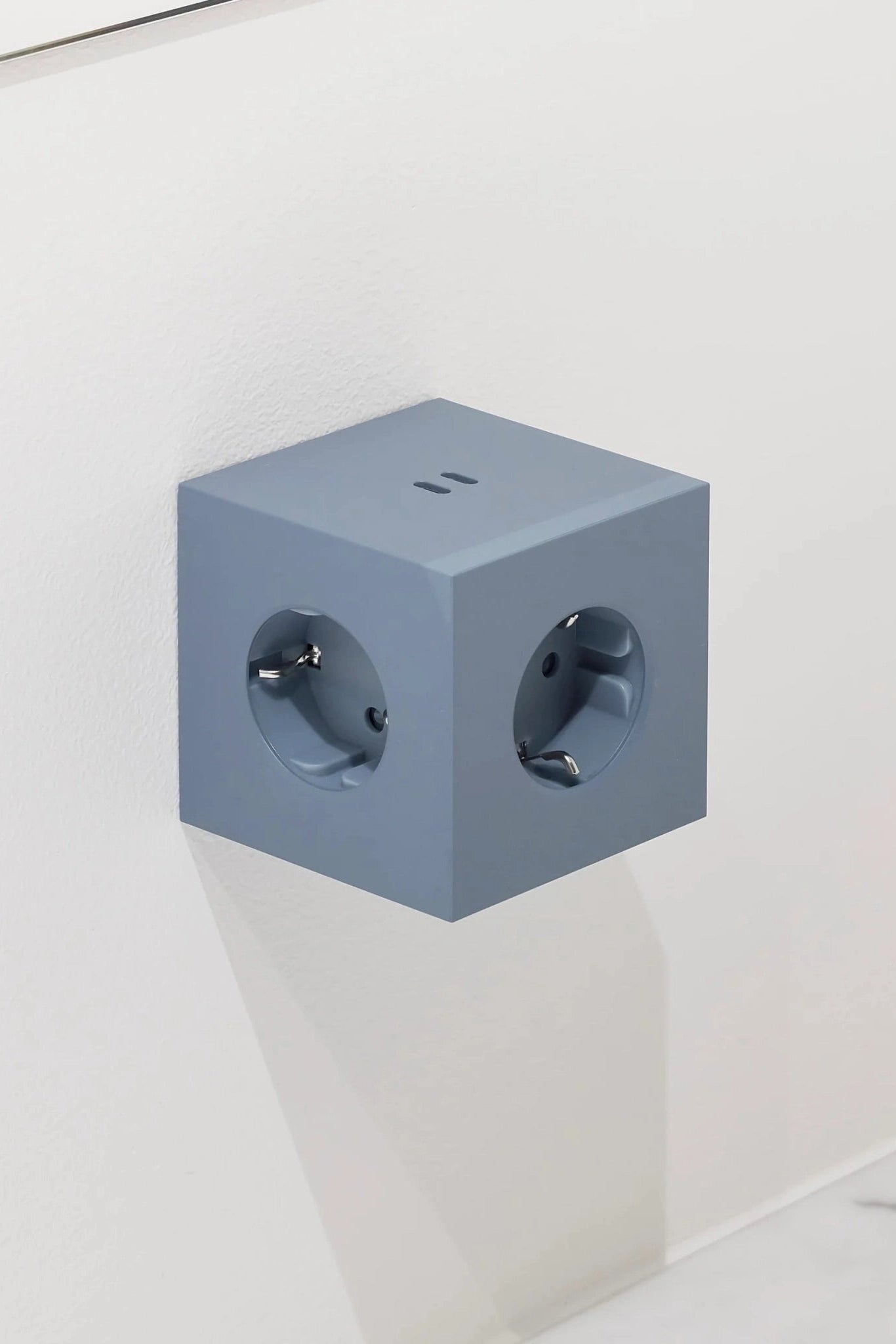 AVOLT - Square 2 - Ocean Blue - BACKYARD