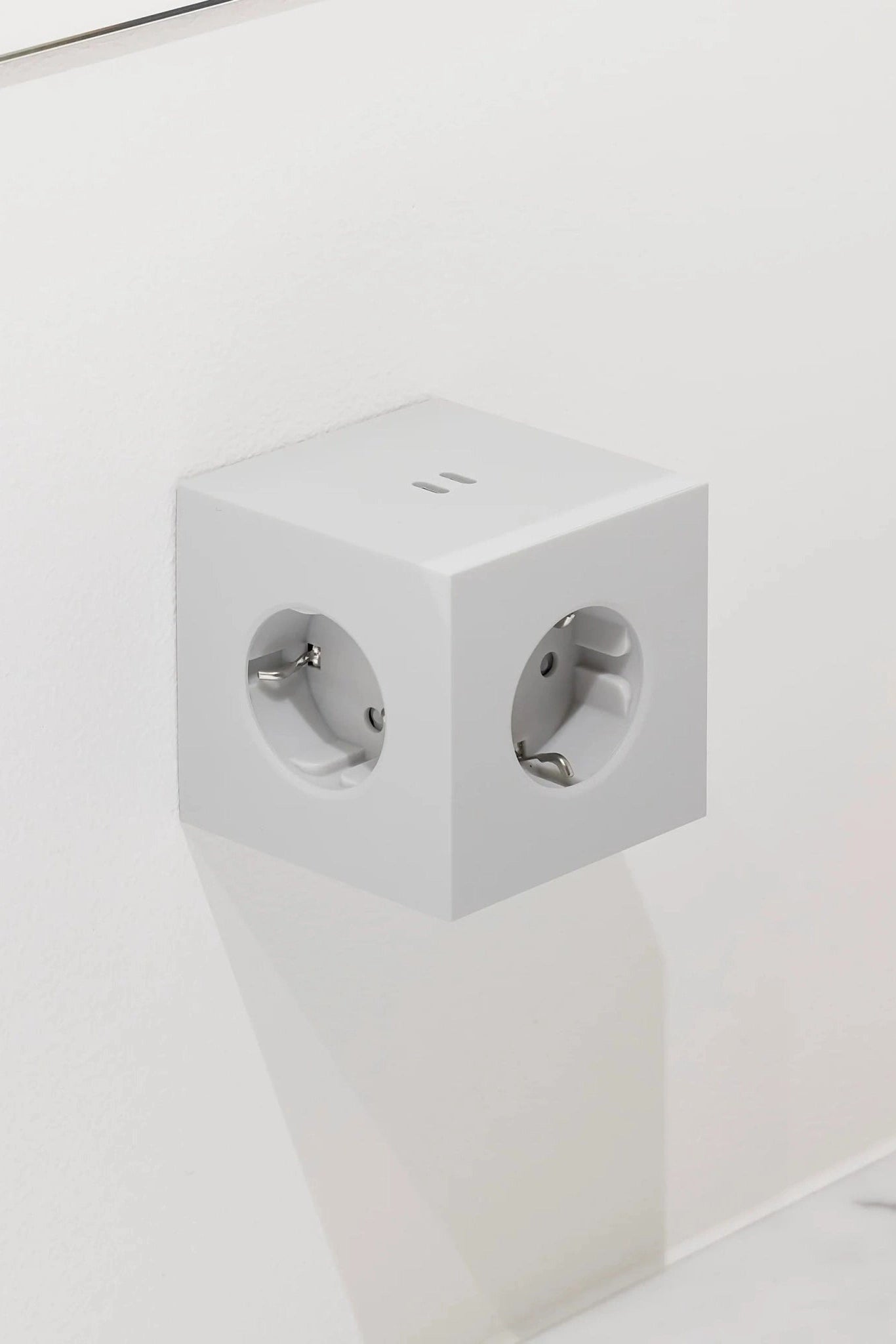 AVOLT - Square 2 - Gotland Grey - BACKYARD